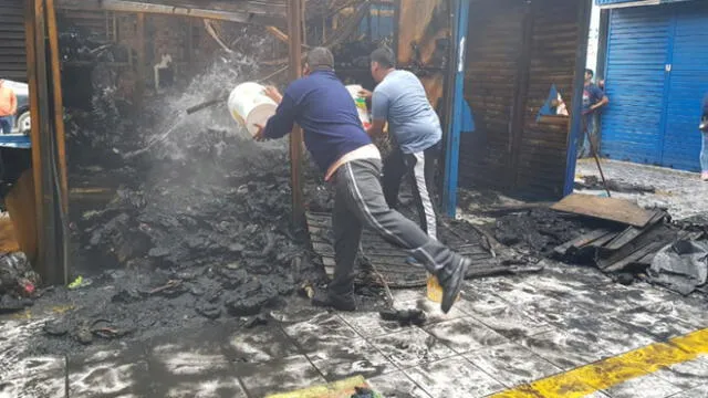 El incendio se habría originado producto de trabajos de soldadura. (Foto: Cristhian Moreno / La República)