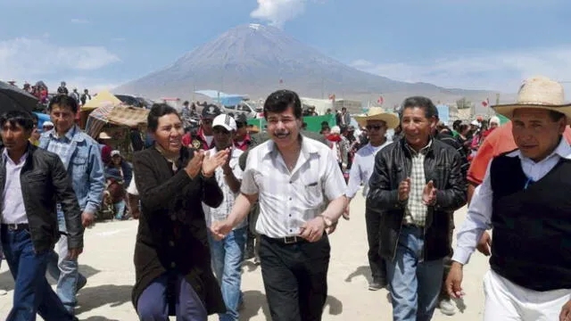 Documentos revelan que alcalde de Arequipa sí quería formalizar a invasores