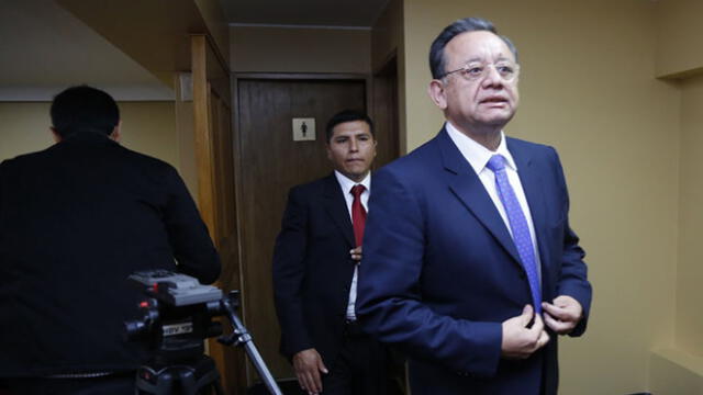 Poder Judicial evalúa pedido de comparecencia contra excontralor Edgar Alarcón