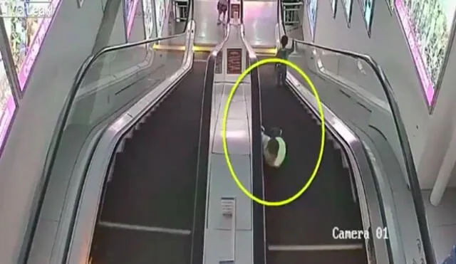 YouTube: brazo de niño quedó atrapado en una escalera eléctrica [VIDEO]