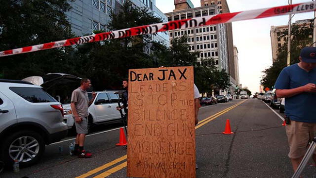 EE.UU.: Víctimas del tiroteo en Jacksonville demandan a organizadores por negligencia