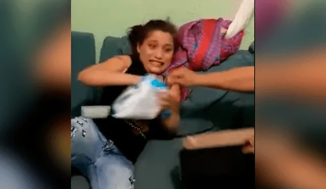 Facebook viral: niña se alegra por el regalo que le da su familia, lo abre y llora de decepción [VIDEO]