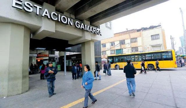Metro de Lima: La Policía captura a pareja que llevaba un costal de marihuana [VIDEO]