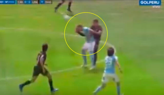 Federico Alonso dejó adolorido a Emanuel Herrera tras un patada en la cara. Foto: captura de Gol Perú
