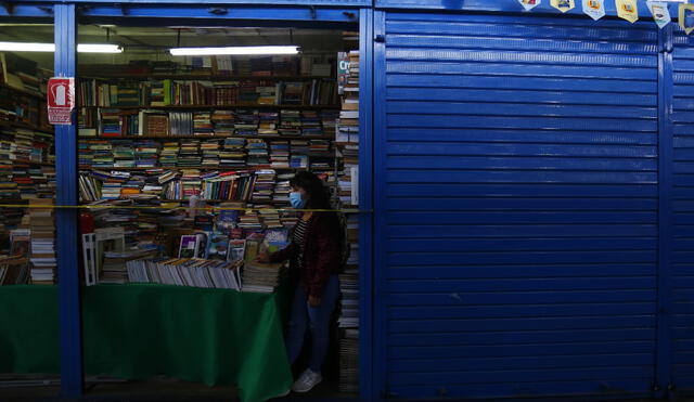 Feria del Libro 'Amazonas' luce prácticamente vacía en su primera etapa de reactivación. Foto: Flavio Matos / La República