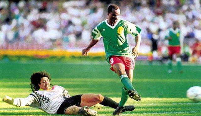 Tras perder la pelota muy lejos de su arco, Higuita no pudo hacer nada para evitar el gol de Roger Milla. Foto: FIFA.