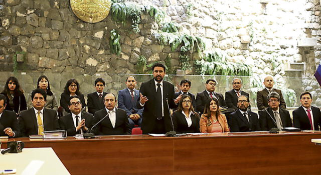 Alcalde de Cusco Víctor Boluarte presentó a sus gerentes y directores  