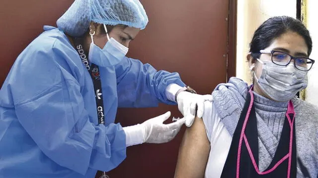 Vacunación sigue en Tacna.