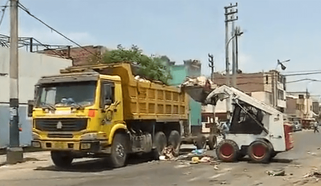 Vecinos del Callao contrataron camión para recoger basura [VIDEO]