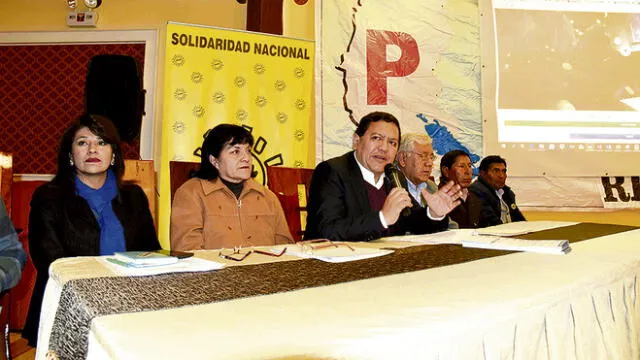 Candidato a municipio de Puno pide suspender elecciones al JEE