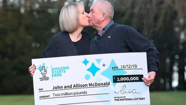 Esposos ganan la lotería y su hijo queda libre del cáncer tres días después