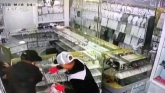 Santa Anita: delincuentes armados robaron joyas valorizadas en 40 mil soles en treinta segundos [VIDEO]