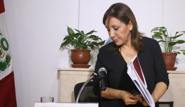 Piden la renuncia de Julia Príncipe por vínculos con allegados a Alan García