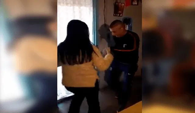 En Facebook, un joven sorprendió a su madre con sus dotes en la danza al ritmo de una conocida cumbia.