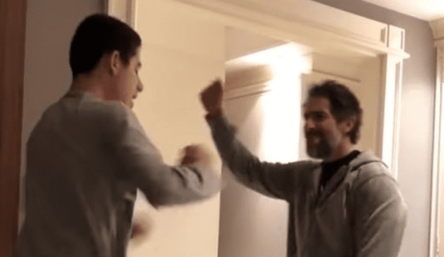 Facebook: padre baila como Elvis junto a su hijo autista y conmueve las redes [VIDEO]