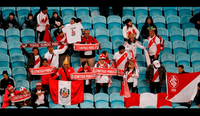 Perú vs Chile: hinchas de Inter de Porto Algre alientan a la bicolor en la Copa América 2019.