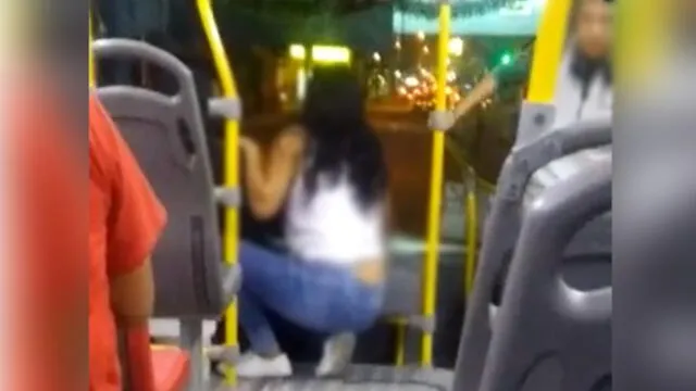 Trujillo: mujer distrae a chofer mientras traslada a pasajeros [VIDEO]