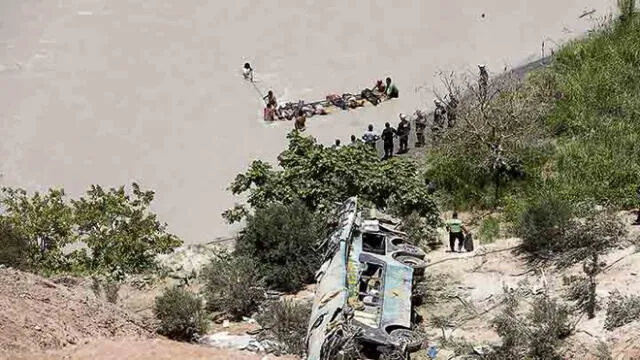 Otro absurdo accidente de tránsito apaga la vida de 44 pasajeros en Arequipa