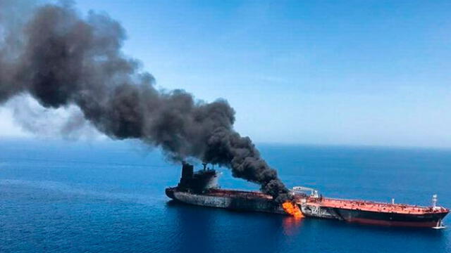 Torpedos submarinos atacan dos embarcaciones petroleras en el Golfo de Omán [VIDEO]