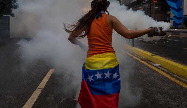 Oposición busca desgaste del chavismo en las calles
