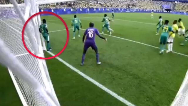 La increíble reacción de un defensa senegalés en el gol de Colombia [VIDEO]