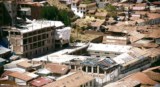 Ordenan demolición del hotel Sheraton por atentar contra muros incas en Cusco