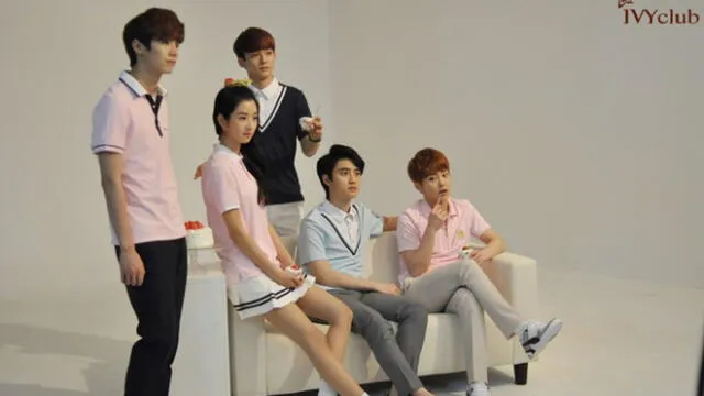 Seo Ye Ji y EXO para la marca de uniformes y ropa juvenil IVY CLUB. Foto: Naver