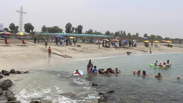 La playa Pocitos se convirtió en la primera playa accesible del país.