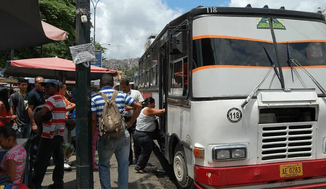 El peculiar transporte de los venezolanos tras la escasez de buses [FOTOS]
