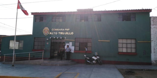 Agentes de la comisaría de Alto Trujillo se constituyeron a la panadería para verificar el hallazgo.