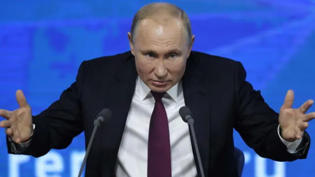 El presidente ruso, Vladímir Putin, responde a una de las preguntas, durante su tradicional rueda de prensa de antes de fin de año con periodistas rusos y extranjeros.