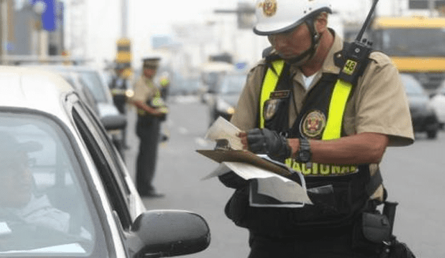 Surco: PNP realiza operativo de prevención contra asaltos en taxis y motocicletas 