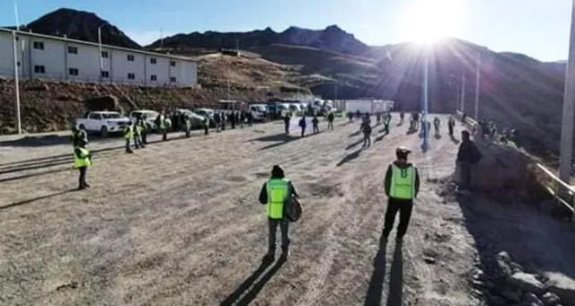 Los mineros realizaron una protesta pacífica durante la mañana de este martes, en el campamento minero ubicado en el distrito de Tapay.