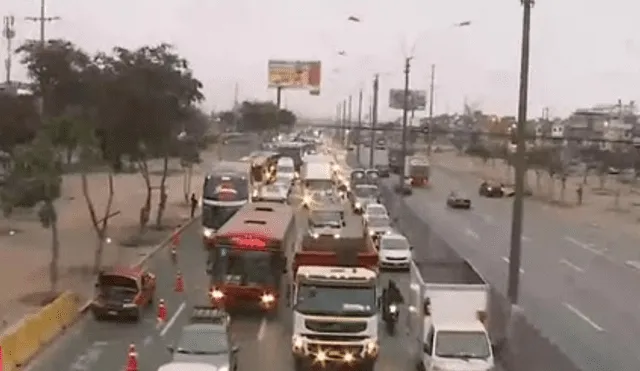 El accidente que provocó la congestión ocurrió cerca de las 5:00 a.m. (Foto: Captura video)
