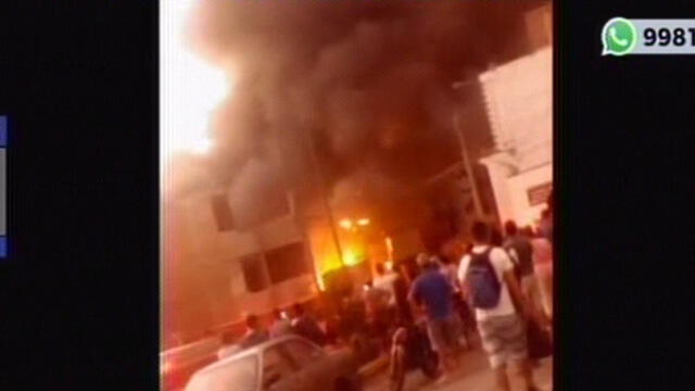 Incendio consume vivienda en San Juan de Miraflores 