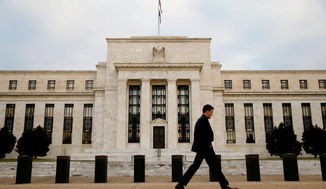 Inversionistas esperan recorte de tasas de la Fed por coronavirus 