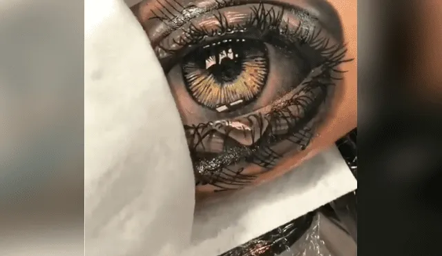 Un video viral de Facebook muestra el increíble tatuaje de un joven.