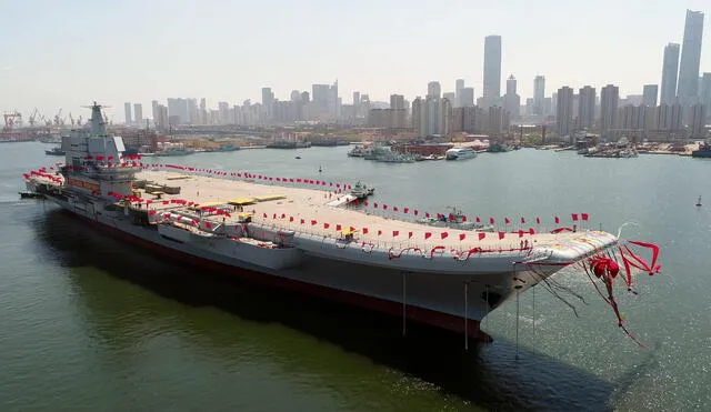 China bota su primer portaviones de fabricación nacional 