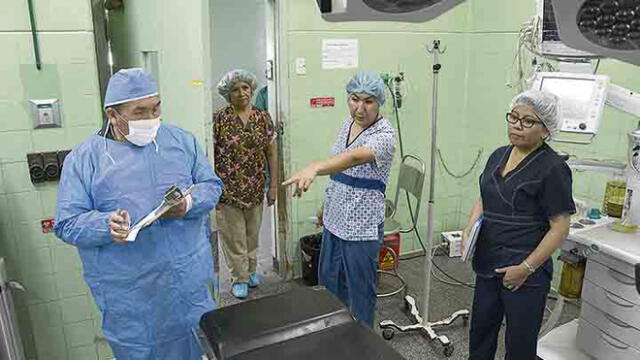 Gerente de Salud culpa a médicos por deficiencias en hospitales de Arequipa