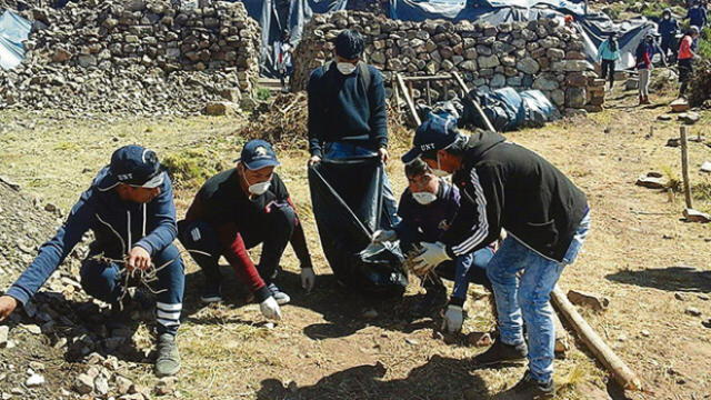 Estudiantes UNT limpian sitio arqueológico Cerro Miraflores