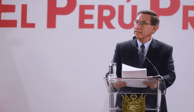 Presidente Martín Vizcarra durante mensaje del primer ministro Vicente Zeballos. Foto: Presidencia Perú.