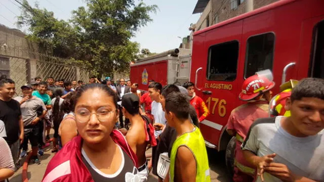 El Agustino: seis puestos de mercado se consumen por incendio [FOTOS y VIDEO]