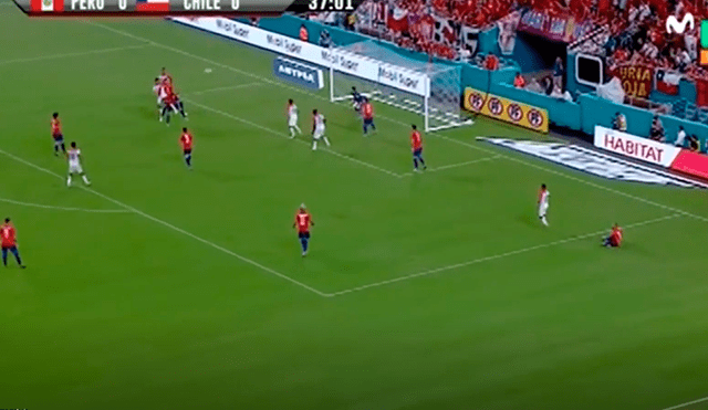 Perú vs Chile: cabezazo de Santamaría que pudo ser el primer gol [VIDEO]