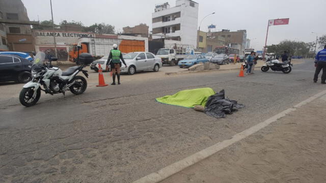 Vecinos se quejaron que el mal estado de las pistas y la falta de semáforos producen constantes accidentes mortales. (Foto: Grace Mora / La República)