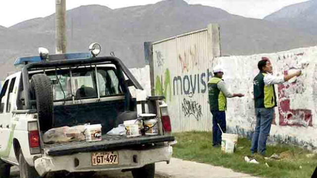 Regidor de Cerro Colorado cuestiona uso de camioneta para pintar paredes