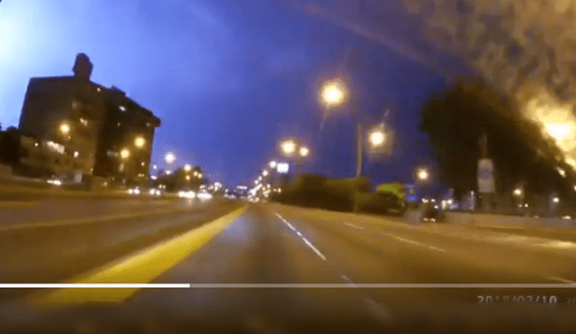 Twitter: preciso instante en que ocurren truenos y relámpagos en Lima [VIDEOS]