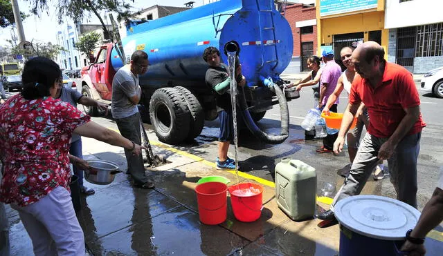 Cortes de agua en Lima seguirán hasta que paren los huaicos