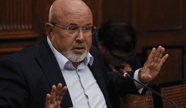 Carlos Bruce: “Ministros no están teniendo el protagonismo necesario” | VIDEO 