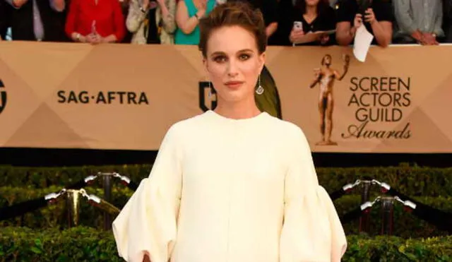Natalie Portman es víctima de memes por particular vestido 