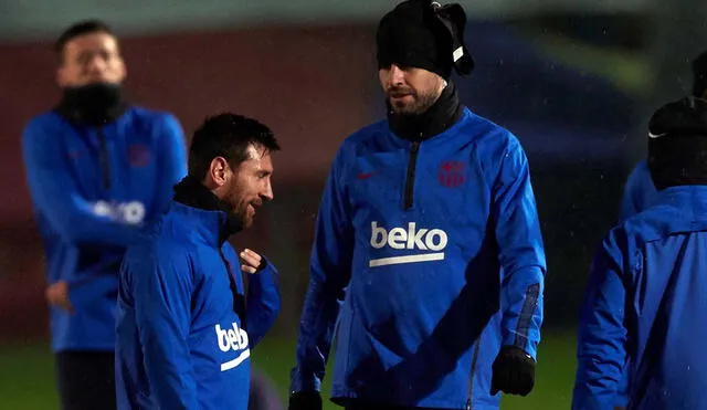 Messi y Piqué son dos de los cuatro capitanes del FC Barcelona. Foto: EFE